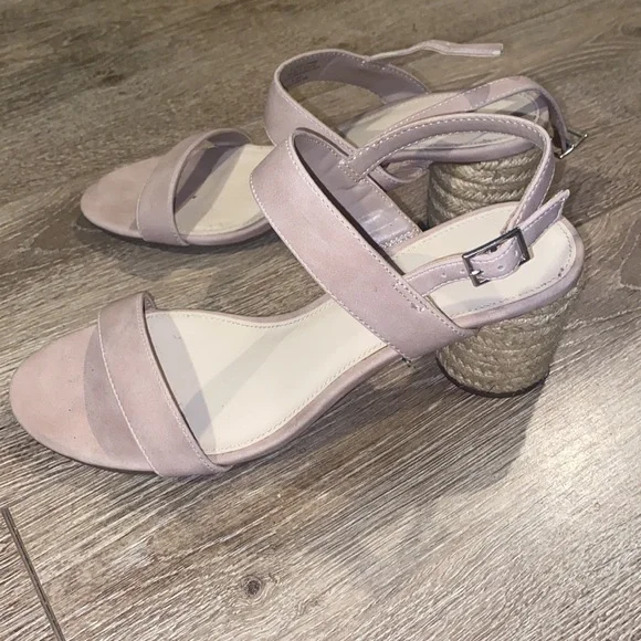 Bar III block heel size 8.5 - Picture 2 of 3